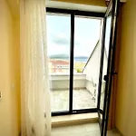 Ξενοδοχείο με διαμερίσματα Sea View Free Parking 4*